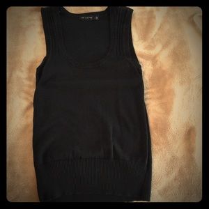 The Limited sleeveless knit - small